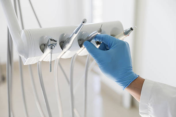 Professional Emergency Dentist technician working in Fulton, TX